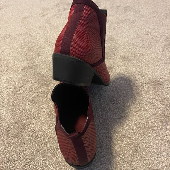 Betabrand Red Western Boots Booties Water Resistent Womens size 7.5 - Picture 8 of 9